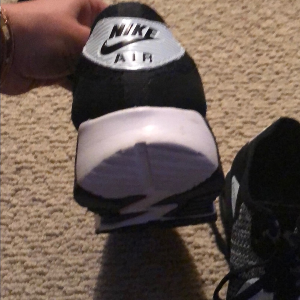 Nike - Picture 3 of 3